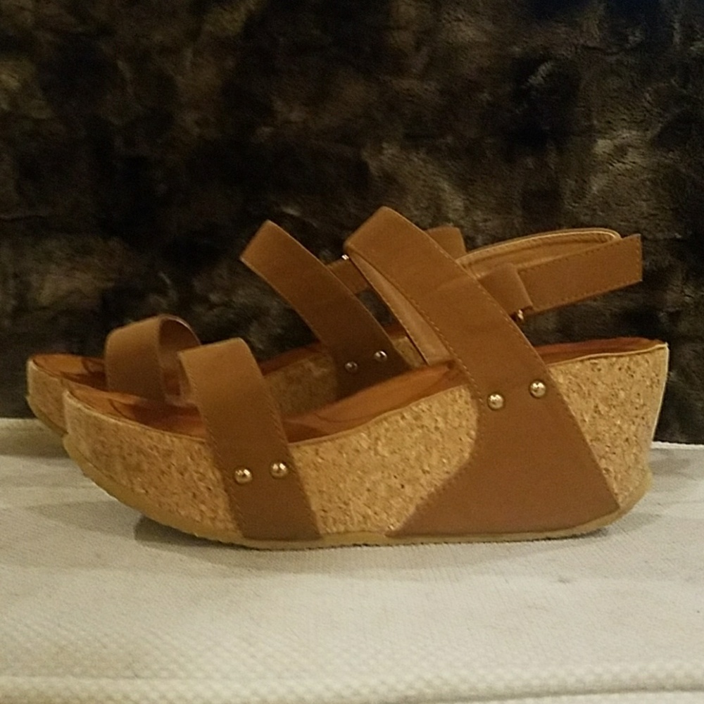 Brown cork wedges